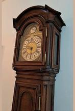 Noord Frans 18e eeuws staand horloge in eiken kast, Antiek en Kunst, Antiek | Klokken, Ophalen