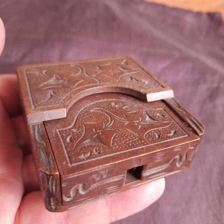 Houtsnijwerk Schwarzwald: Horlogestander voor Zakhorloge, Antiek en Kunst, Kunst | Beelden en Houtsnijwerken, Verzenden