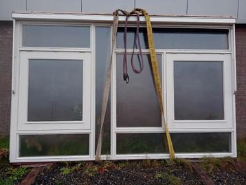 Groot kozijn 260cm× 390cm circulair  beschikbaar voor biedingen