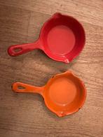 Vintage geëmailleerde oranje & rode pannetjes, Antiek en Kunst, Antiek | Emaille, Ophalen of Verzenden