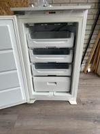 Inbouw vriezerWhirlpool, Witgoed en Apparatuur, Vriezers en Diepvrieskisten, Minder dan 60 cm, Zo goed als nieuw, Inbouw, Ophalen