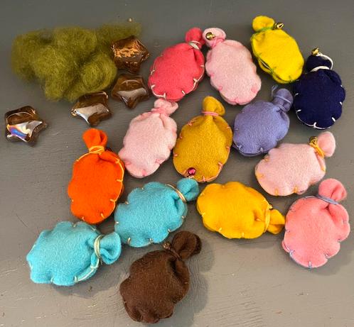 Traktatie vilten schatzakjes met glazen sterretje, Hobby en Vrije tijd, Vilt, Nieuw, Overige typen, Wolvilt, Ophalen of Verzenden