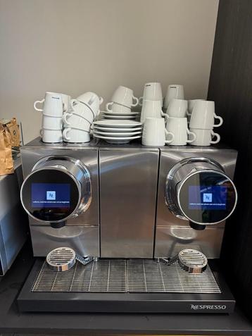 Nespresso Momento 200 - Double Head Coffee Machine beschikbaar voor biedingen