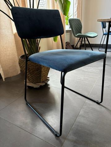 Stoelen eetkamer slaapkamer  beschikbaar voor biedingen
