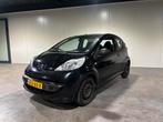 Peugeot 107 1.0 12V 3DR 2006 Zwart, Auto's, Voorwielaandrijving, Stof, Zwart, 765 kg