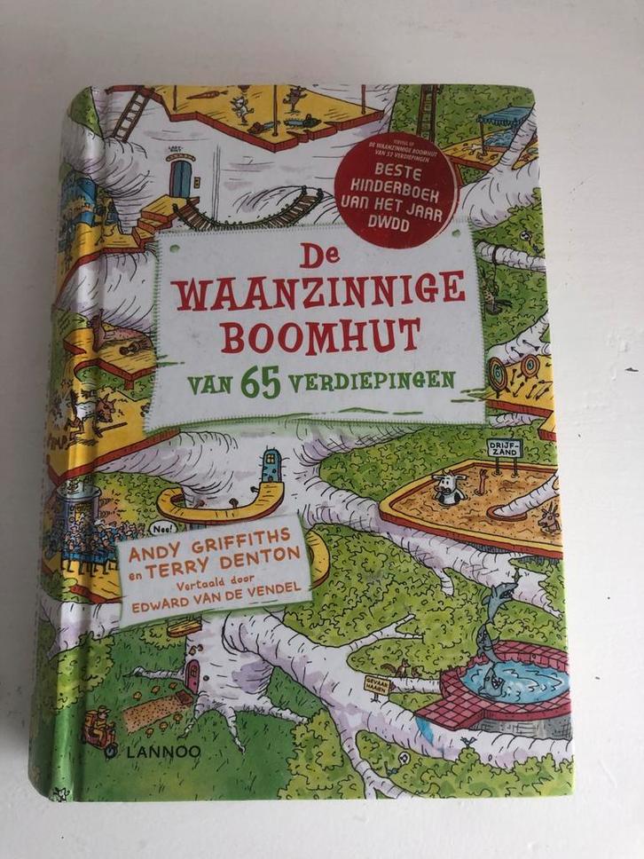 De Waanzinnige Boomhut van 65 Verdiepingen, Boeken, Kinderboeken | Jeugd | onder 10 jaar, Zo goed als nieuw, Fictie algemeen, Ophalen of Verzenden