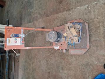 Betonvloer slijper. Egaliseren. 2 schijven. 240 volt. beschikbaar voor biedingen