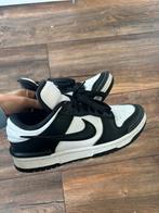 Nike Dunk Low Panda Twist maat 38, Ophalen of Verzenden, Zo goed als nieuw, Zwart