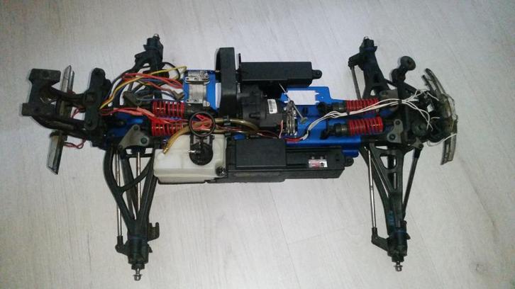 Traxxas Revo 3.3+optidrive en stalen assen 4WD, Hobby en Vrije tijd, Modelbouw | Radiografisch | Auto's, Zo goed als nieuw, Auto offroad
