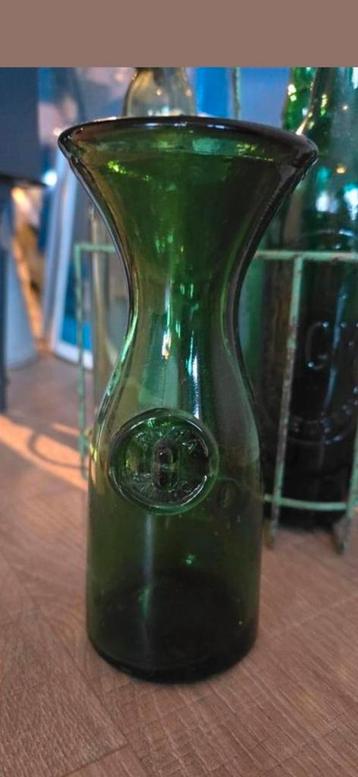 Prachtige antieke Groen glazen 1/2 liter karaf Rome Italië beschikbaar voor biedingen