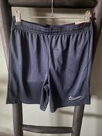 Nike sportbroekje 140 donkerblauw voetbalbroekje shorts navy, Verzenden, Jongen of Meisje, Nike, Nieuw