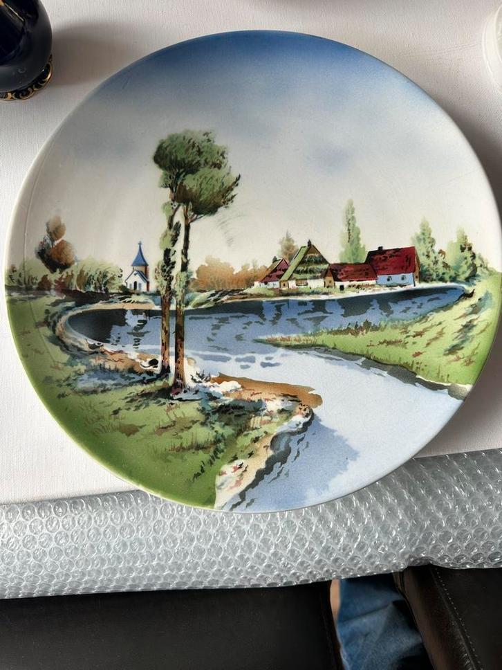 Vintage Decoratieve Wandbord met Landschap, Antiek en Kunst, Antiek | Schalen, Ophalen of Verzenden
