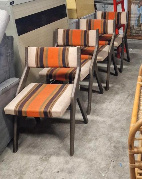 Vier gave vintage retro Louis van teeffelen? stoelen, Huis en Inrichting, Stoelen, Gebruikt, Hout, Bruin, Ophalen