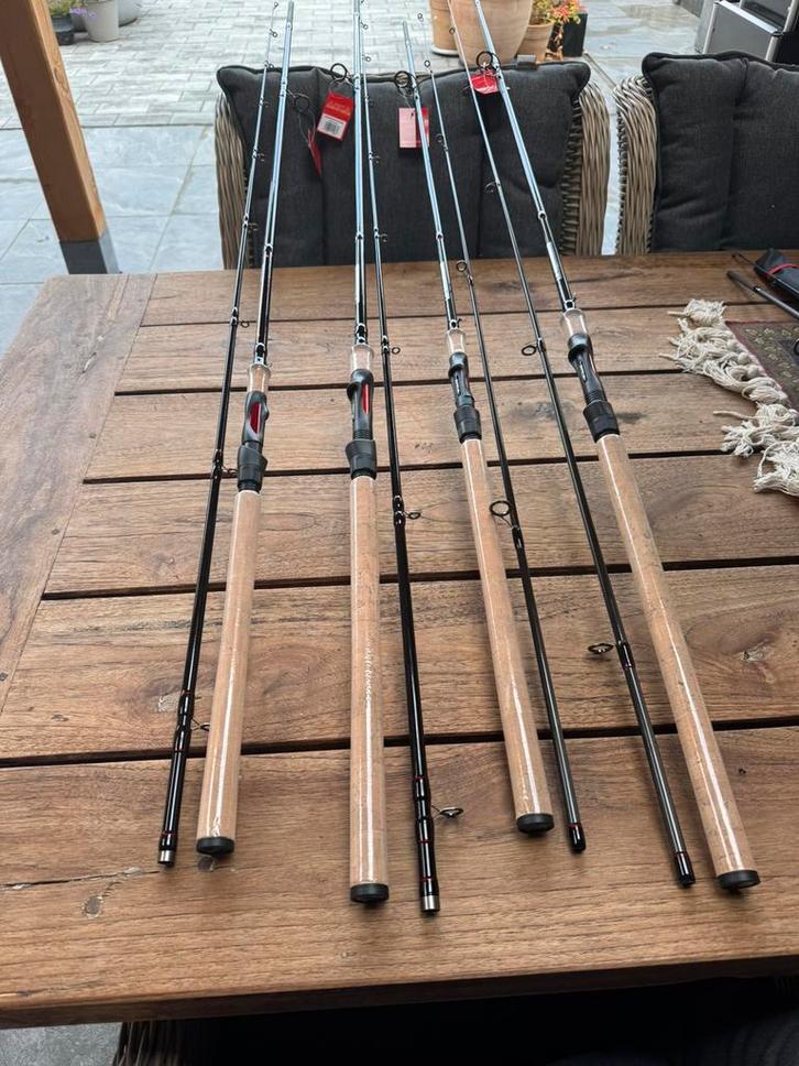 nieuwe arca inferno 2,7m en 3.0m hengels , div gewichten, Watersport en Boten, Hengelsport | Zeevissen, Nieuw, Werphengel, Ophalen of Verzenden