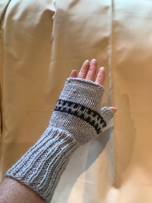 Polswarmers/ Vingerloze handschoenen van merino wol., Hobby en Vrije tijd, Breien en Haken, Nieuw, Ophalen of Verzenden