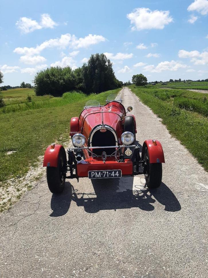 Bugatti 35b tribute  NL kenteken uniek, Auto's, Oldtimers, Particulier, Bugatti, Benzine, Cabriolet, Handgeschakeld, Rood, Beige