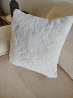 1 white cushion, Huis en Inrichting, Ophalen of Verzenden, Zo goed als nieuw, Wit, Vierkant