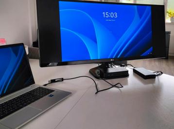 Dell D6000 dockingstation met 130W adapter beschikbaar voor biedingen