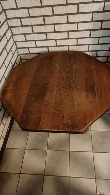 Houten salontafel beschikbaar voor biedingen