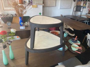 Salontafel set echt wit marmer met mangahout organische vorm beschikbaar voor biedingen
