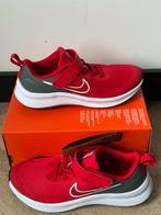 Nieuwe rode Nike schoenen - maat 33, Kinderen en Baby's, Kinderkleding | Schoenen en Sokken, Ophalen of Verzenden, Nieuw, Jongen of Meisje