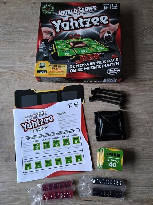 World series of yahtzee 2012 hasbro gaming, Hobby en Vrije tijd, Gezelschapsspellen | Bordspellen, Zo goed als nieuw, Een of twee spelers