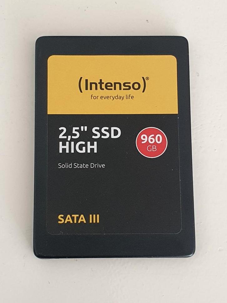 960GB ssd sata (intenso) zgan, Computers en Software, Harde schijven, Zo goed als nieuw, Desktop, Intern, SSD, SATA, Ophalen of Verzenden