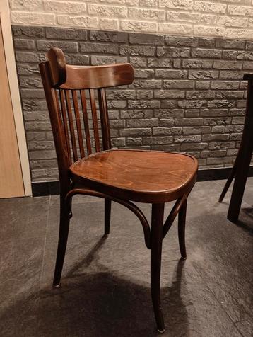 Authentieke Thonet caféstoel beschikbaar voor biedingen