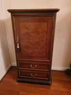 Oud houten kastje met lades, Ophalen