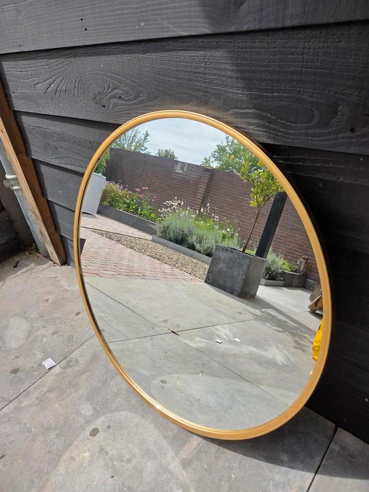 Nieuwe ronde spiegel met gouden rand – 80 cm (in doos), Huis en Inrichting, Woonaccessoires | Spiegels, Zo goed als nieuw, 75 tot 100 cm