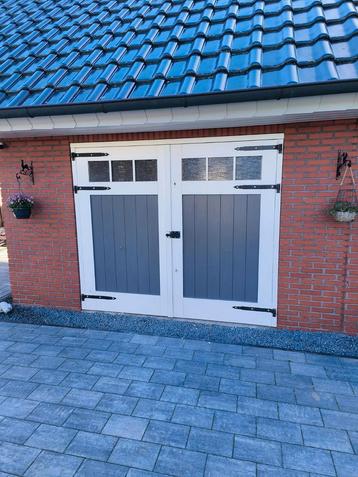 Openslaande Garagedeuren - 2.50m breed, 2.17m hoog beschikbaar voor biedingen