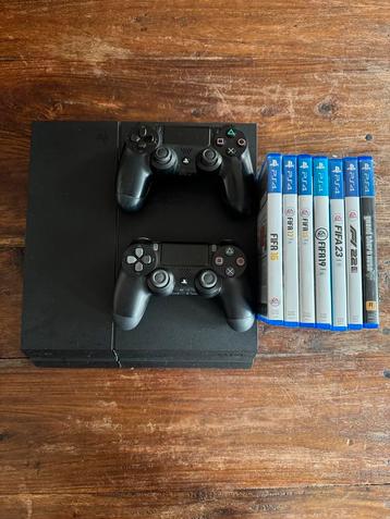 PS4 met 2 controllers en games beschikbaar voor biedingen