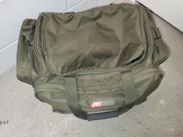 Tas gevuld met karperspullen beschikbaar voor biedingen