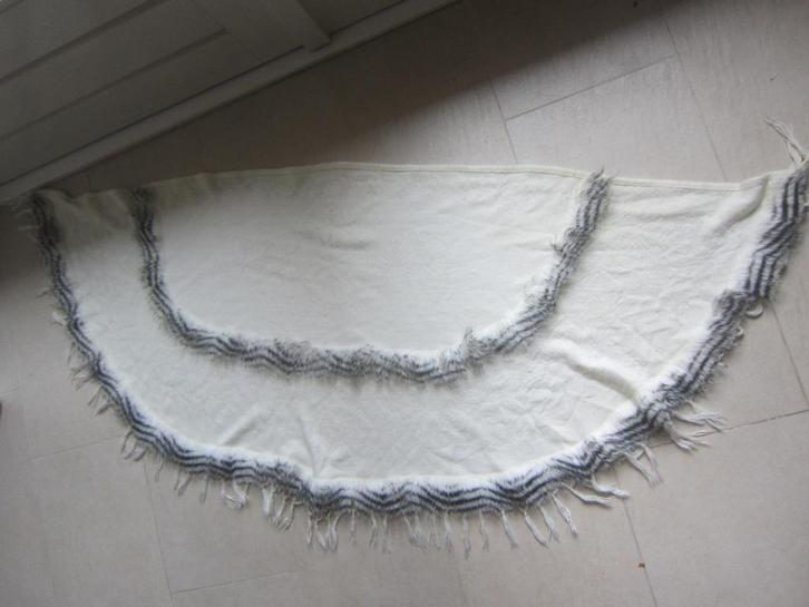 stola pashmina sjaal shawl omslagdoek  chique met nep bont, Kleding | Dames, Mutsen, Sjaals en Handschoenen, Zo goed als nieuw