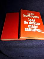 2 Boeken: Help de dokter verzuipt + vervolg - Toon Kortooms, Boeken, Toon Kortooms, Gelezen, Ophalen of Verzenden, Nederland