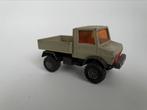 Model MB Unimog Matchbox Super Kings 1/50 in zand / beige, Hobby en Vrije tijd, Modelauto's | 1:50, Ophalen of Verzenden, Gebruikt