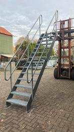 Stalen trap, Doe-het-zelf en Verbouw, Ophalen, Zo goed als nieuw, Trap, 2 tot 4 meter