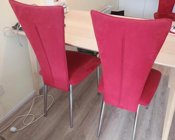 4 Rode Suède Eetkamerstoelen - Vlekbestendig beschikbaar voor biedingen