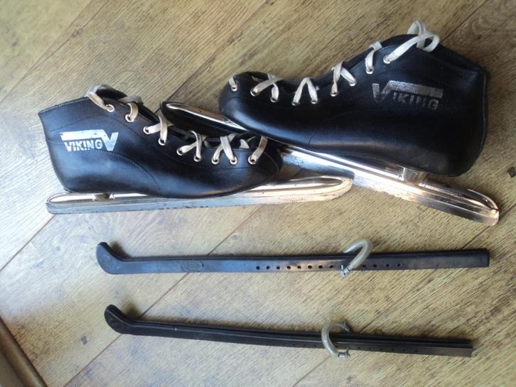 Viking lage noren maat 41 in goede staat met beschermers, Sport en Fitness, Schaatsen, Gebruikt, Noren, Viking, Ophalen of Verzenden