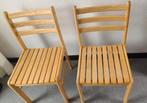Twee houten degelijke keukenstoelen, Huis en Inrichting, Stoelen, Ophalen, Zo goed als nieuw, Twee