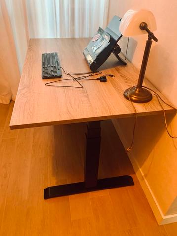 Elektrisch Zit/Sta Bureau - Eiken Look beschikbaar voor biedingen