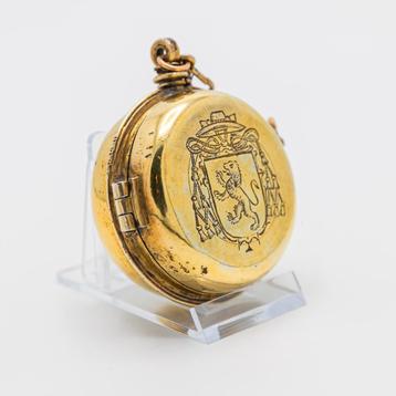 Volledig zilver vergulde reispyxis met wapen beschikbaar voor biedingen