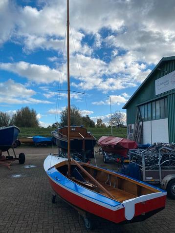 Mooie Houten Schakel Zeilboot beschikbaar voor biedingen