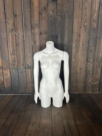 Etalagepop / Buste / Mannequin – Zo goed als nieuw! beschikbaar voor biedingen
