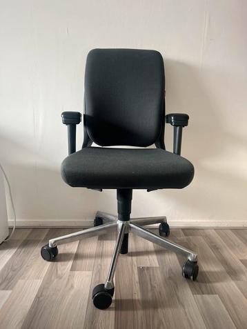 Ahrend ergonomische bureaustoel-super comfortabel en in top beschikbaar voor biedingen