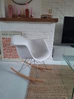 Klein Schommelstoeltje, Huis en Inrichting, Stoelen, Ophalen, Gebruikt, Wit, Metaal