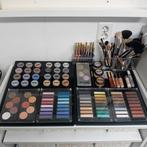 Make up M.U.S.T. Make up Studio, Ophalen of Verzenden, Zo goed als nieuw, Gehele gezicht, Make-up