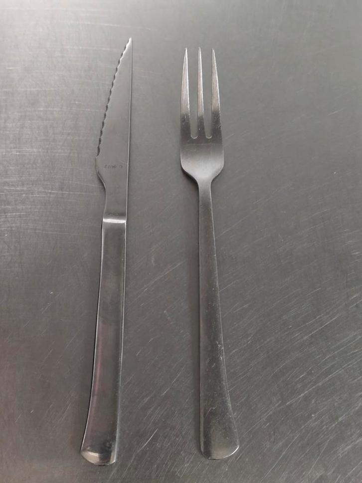 Partij Amefa messen en vorken (46 stuks), Huis en Inrichting, Keuken | Bestek, Gebruikt, Los bestek, Rvs of Chroom, Ophalen