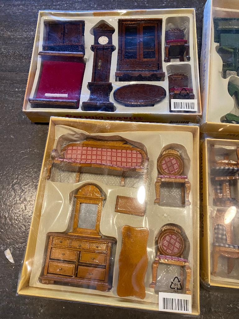 Miniatuur meubeltjes, Ophalen, Zo goed als nieuw, Poppenhuis