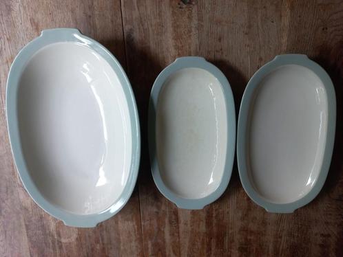 Regout pastel serveerschaal diep plus 2 kleine schaaltjes, Antiek en Kunst, Antiek | Schalen, Ophalen of Verzenden